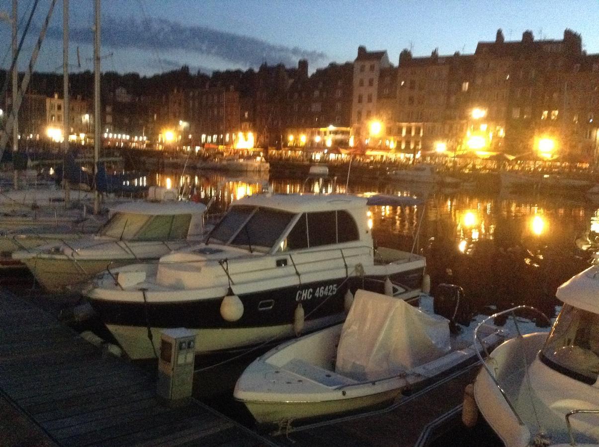 Lamaison Du Phare Honfleur Chambres D'Hotes Et Jacuzzi Prive Εξωτερικό φωτογραφία